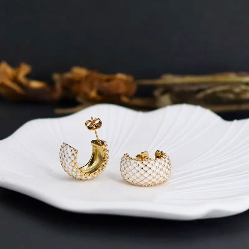 c shape enamel earrings