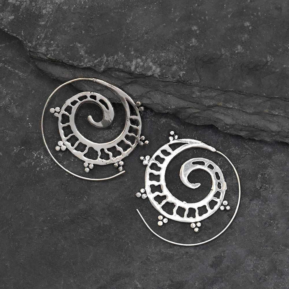 silver - rhodium swirl earring, +-3.5cm